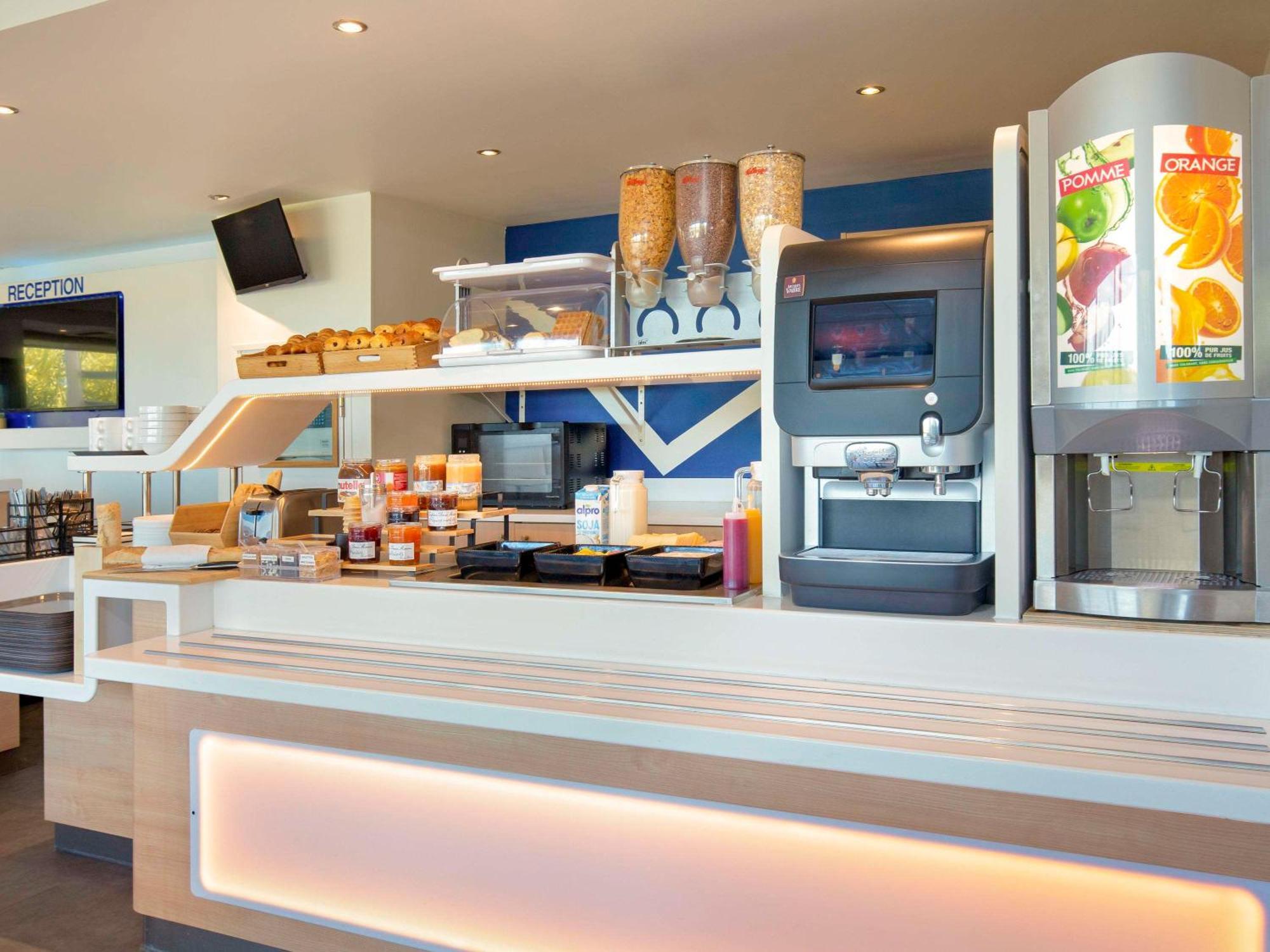 Ibis Budget Saint-Maximin Exterior foto