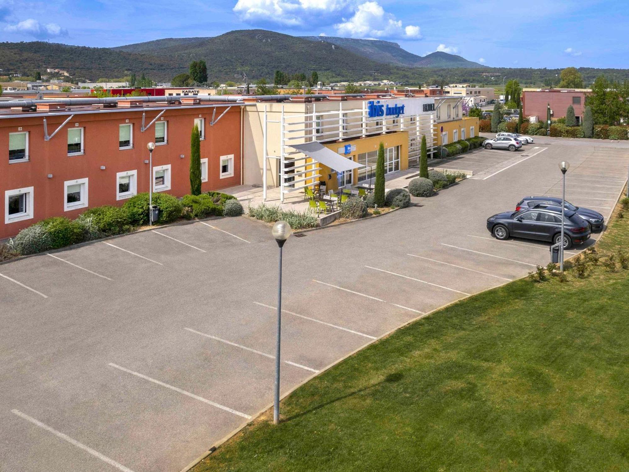 Ibis Budget Saint-Maximin Exterior foto